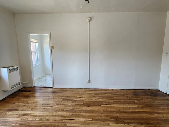 4th image of 3950 W 8th St #302
