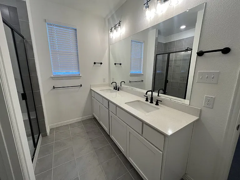 3306 Colorado Ln — Photo 7
