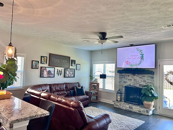 4th image of 9660 Hollow Pine Dr