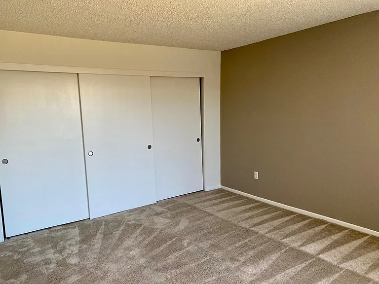 Woodman Place Apartments — Photo 32