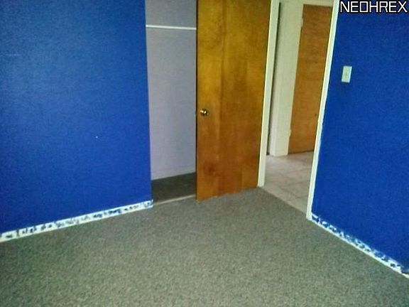 5th image of 2628 Windsor Ave