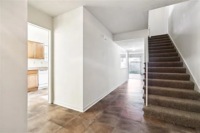 3827 Vernon St — Photo 3
