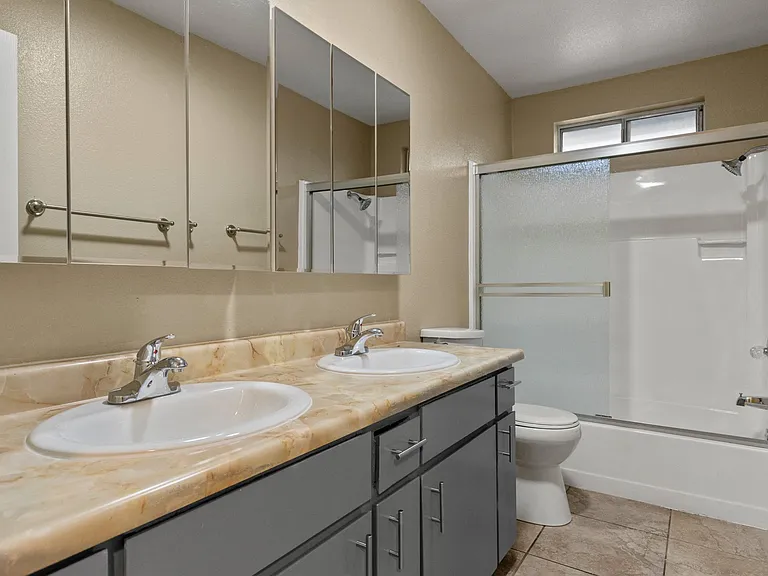 Cedar Park Apartments — Photo 5