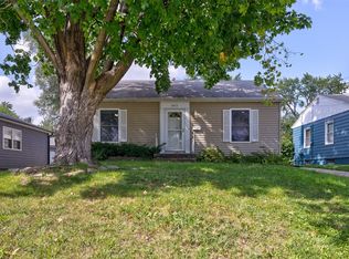6013 Crown Ln, Des Moines, IA 50311