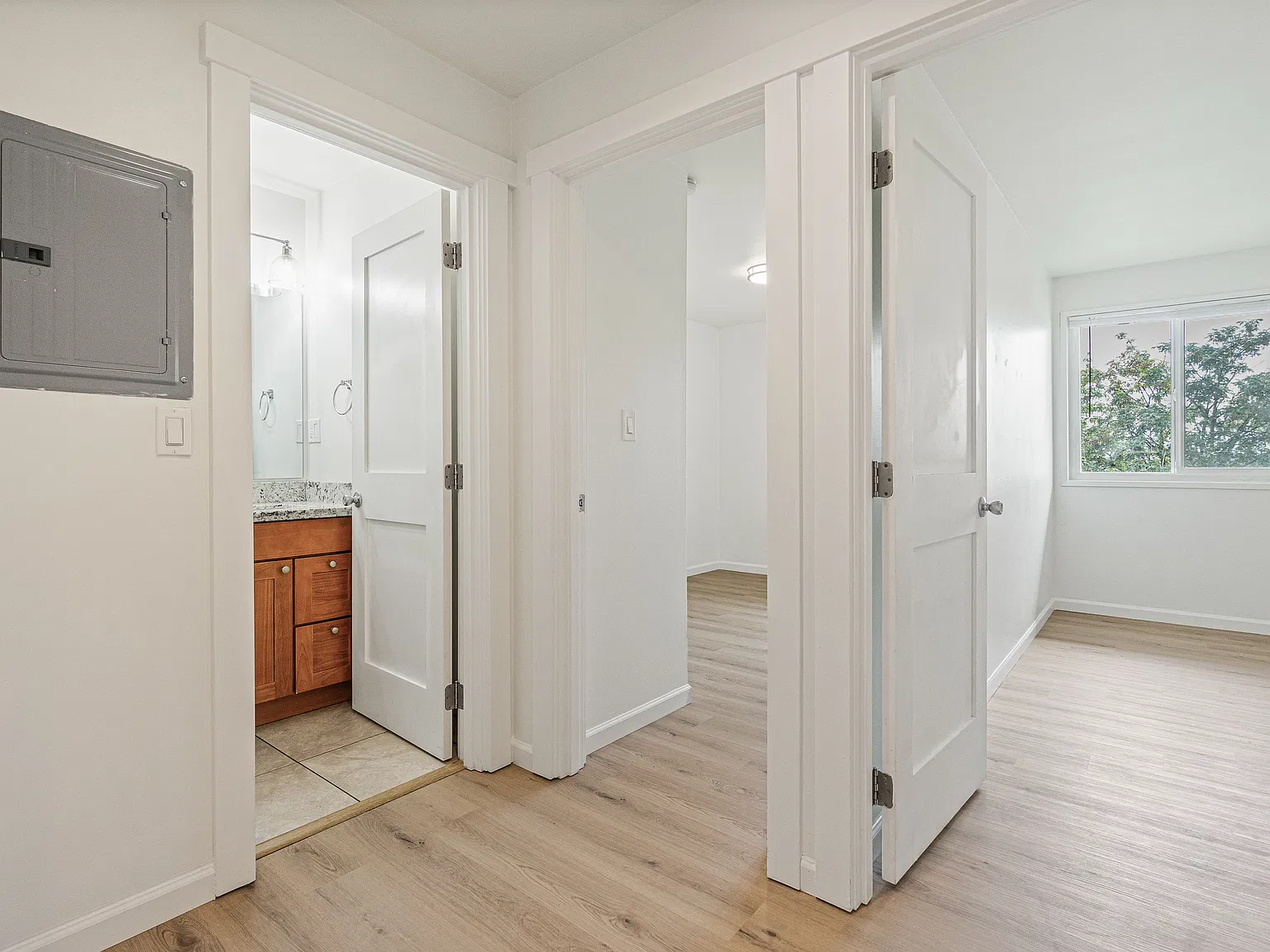 1320 14th Avenue South // Garden Apartments — Photo 4