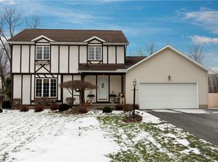 19 Stanhope Ct, New Hartford, NY 13413
