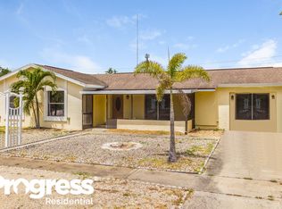 971 Winsome Rd, North Fort Myers, FL 33903