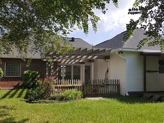 3rd image of 38311 Silverstone Ave