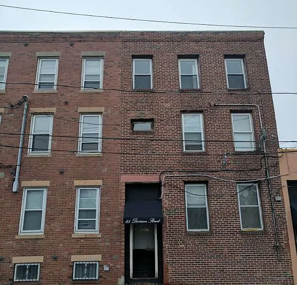 25 Division St #2R — Photo 8