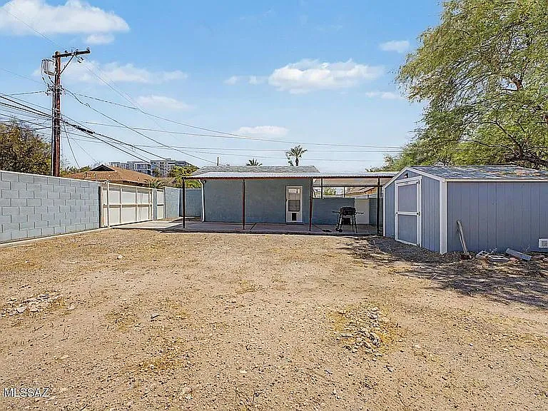 825 E Helen St — Photo 6