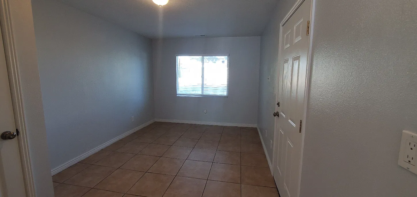 5295 S 1760 W - B — Photo 2