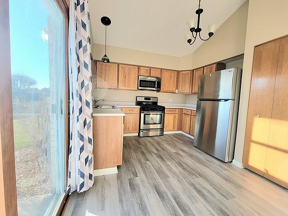 4th image of 7819 Belle Rive Ct #7819