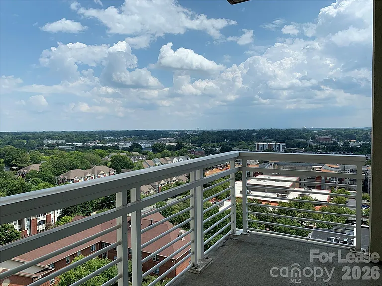 505 E 6th St #1305 — Photo 29
