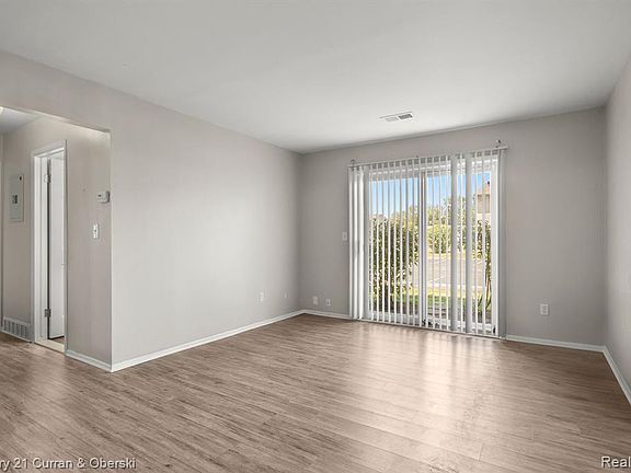 5th image of 10021 Allen Pointe Dr #83