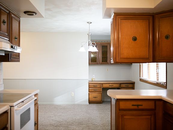 4th image of 507 W Gloria Dr