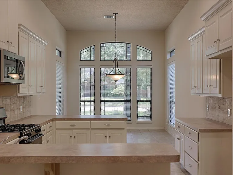 12460 Lyra Dr — Photo 11