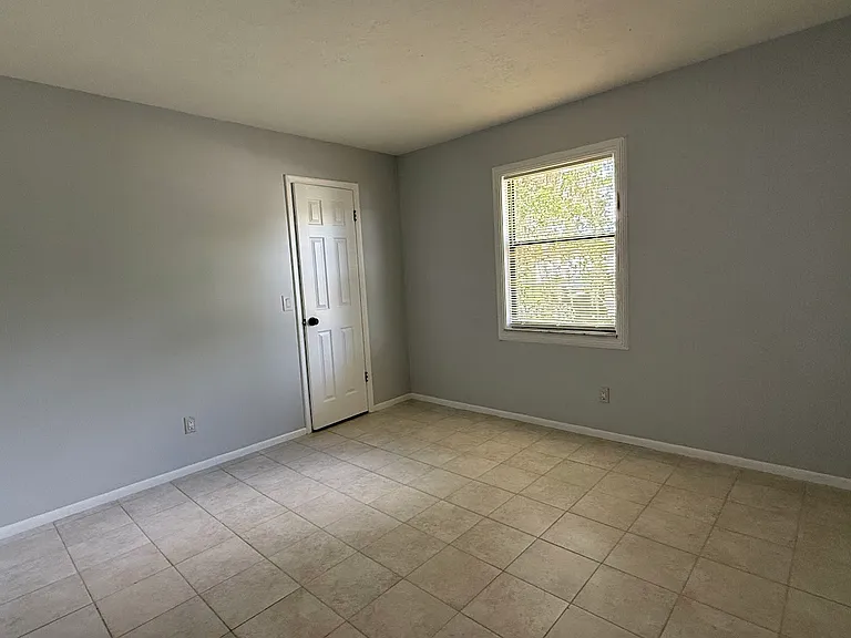 2325 SW Pamona St — Photo 7