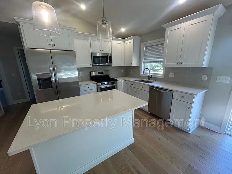 115 Coburn St — Photo 12