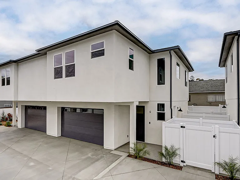 26016 Oak St #G — Photo 1