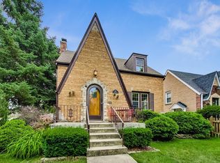 6667 N Ogallah Ave, Chicago, IL 60631