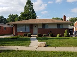21701 Timberidge St, Saint Clair Shores, MI 48082