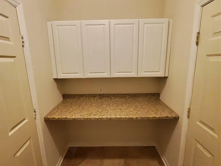 2715 Falling Forest Ct — Photo 37