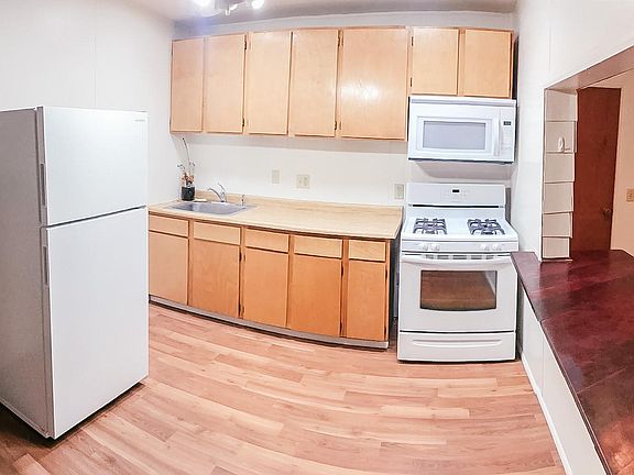 4th image of 3781 H St #1/2