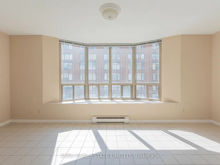 25 George St S #302 — Photo 19