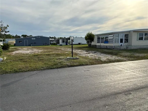 613 Los Altos #386, North Pt, FL 34287