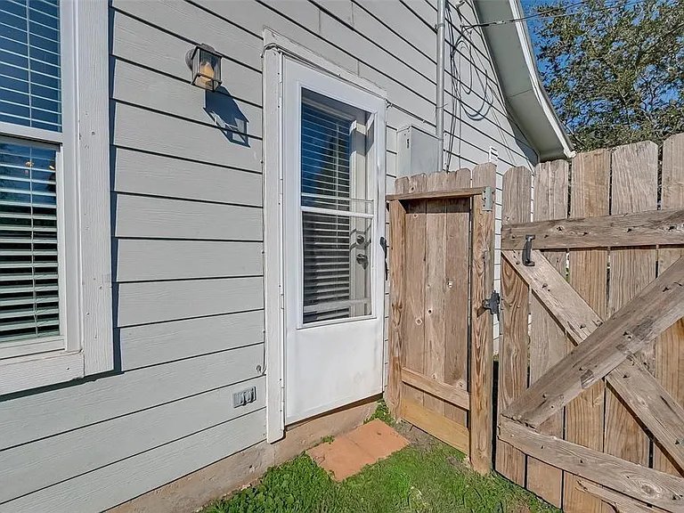 3508 Garrow St — Photo 20