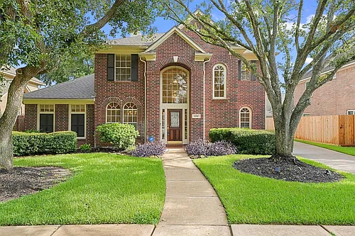 22910 Fairleaf Cir Photo 1