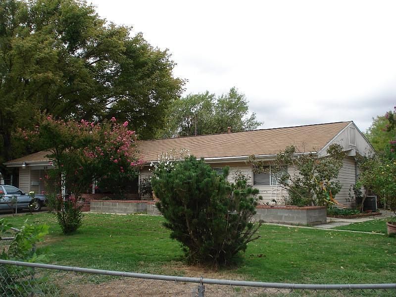 1st image of 610 Mayfair Dr