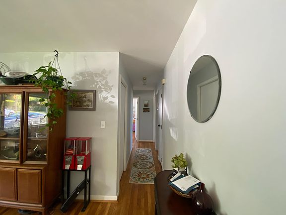 3rd image of 924 Mount Hope Ave