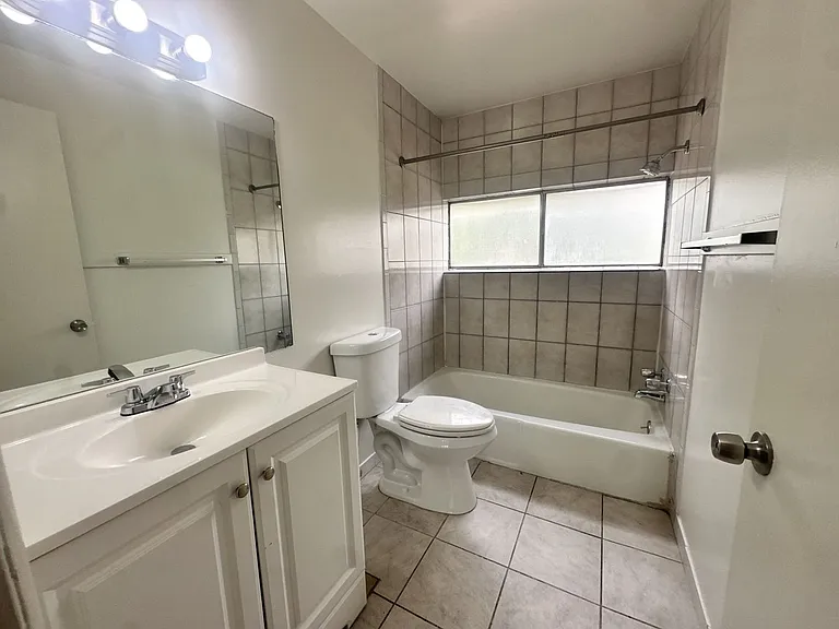 951 N Redwood Rd — Photo 17
