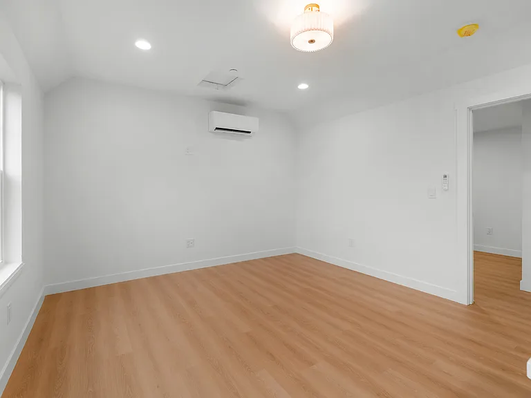 1007 Adams St SE #101 — Photo 6
