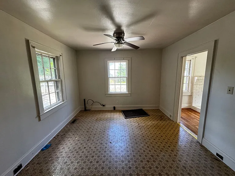810 Kings Rd — Photo 6