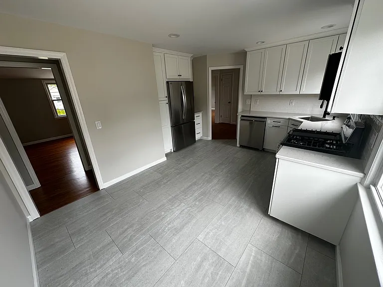 21 Batavia Pl #2 — Photo 3