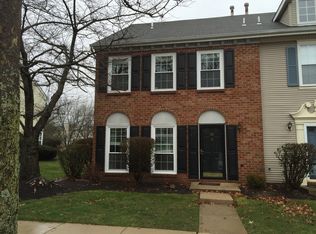 28 Townsend Ct #221, Franklin Park, NJ