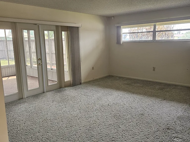 1760 Sandbar Dr — Photo 8