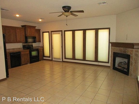 5th image of 257 E Lake Dr