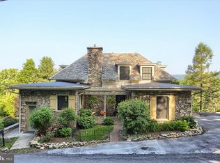 7 Hillside Rd, Dauphin, PA 17018