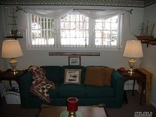 4th image of 34 Greenbrier Ave