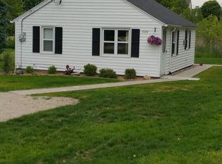 1033 Graafschap Rd, Holland, MI 49423