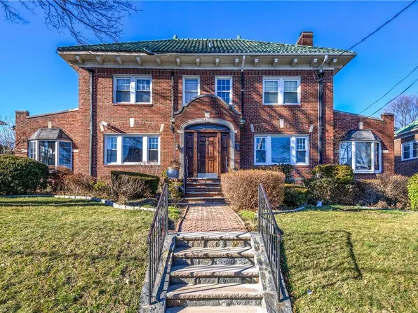 81 Colonial Place, New Rochelle, NY 10801