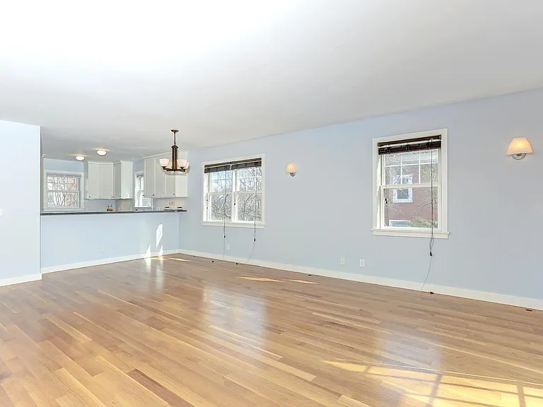 12 Davenport Ave #2 — Photo 4