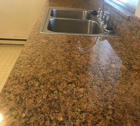 Granite countertops... nice!