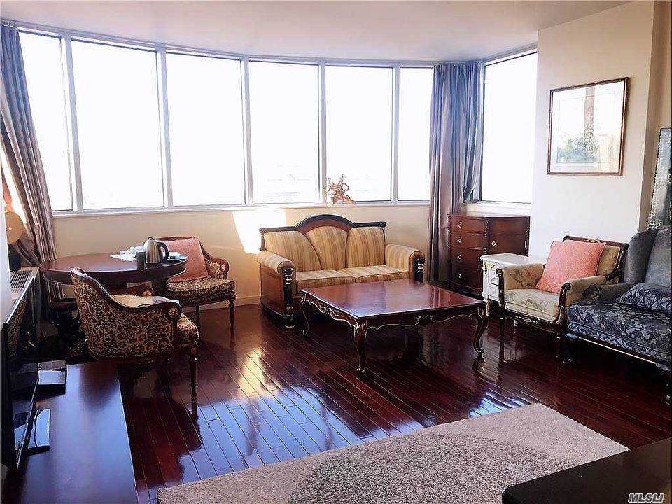 1st image of 133-38 Sanford Ave #17A
