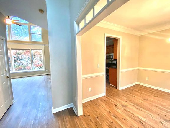 5th image of 860 Croft Ct