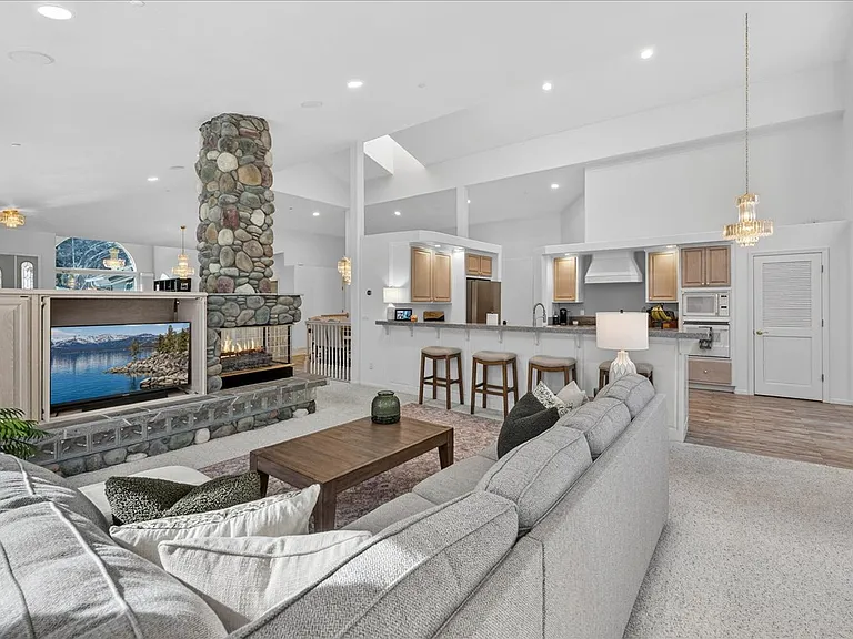 1264 Hidden Woods Dr — Photo 13