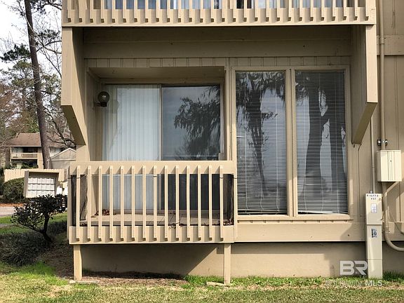 3rd image of 1009 Seacliff Dr N